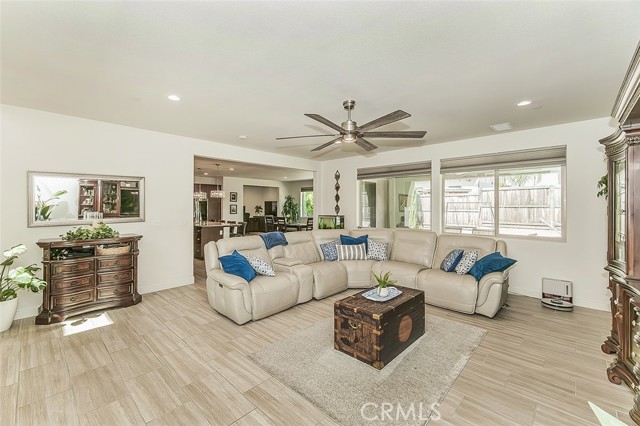 Image 7 of 75 For 877 Treasure Hills