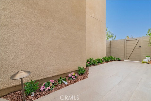 111 Bosque, Irvine CA: https://media.crmls.org/medias/d1f40452-681f-4701-b7b6-69c290638b99.jpg