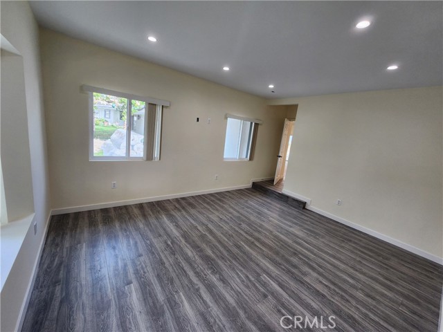 Detail Gallery Image 14 of 43 For 9462 Givens, Northridge,  CA 91325 - 4 Beds | 5 Baths