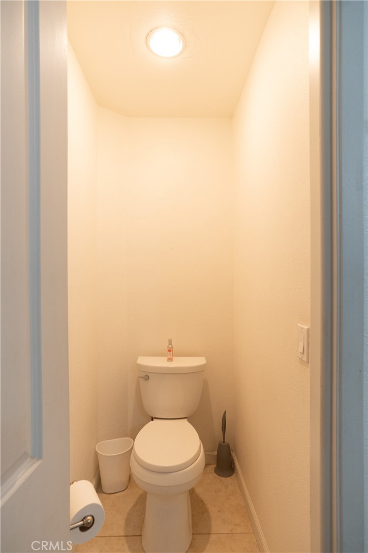https://media.crmls.org/medias/d1f4da28-441d-49cb-8aff-267f5be2894e.jpg?preset=X-Large