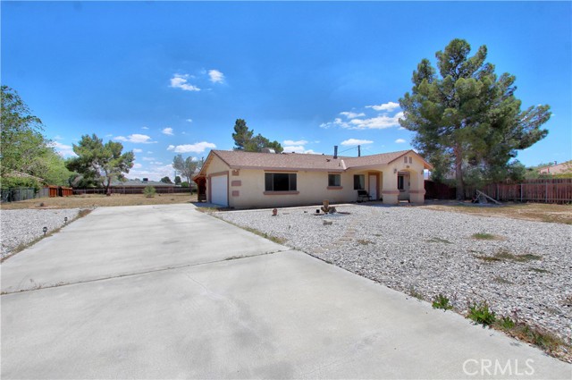 Detail Gallery Image 2 of 20 For 12981 Ojai Rd, Apple Valley,  CA 92308 - 3 Beds | 2 Baths