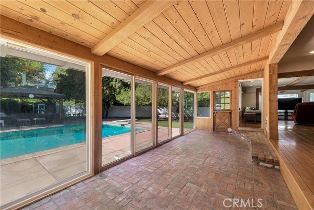 Detail Gallery Image 15 of 58 For 4771 Vista De Oro, Woodland Hills,  CA 91364 - 6 Beds | 4/1 Baths