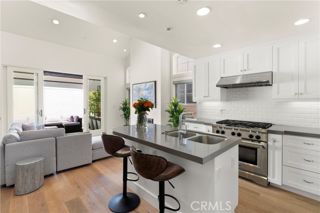 Detail Gallery Image 6 of 21 For 606 1/2 Marigold Ave, Corona Del Mar,  CA 92625 - 2 Beds | 2/1 Baths