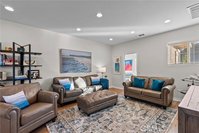 Detail Gallery Image 40 of 67 For 890 Lindamere, Simi Valley,  CA 93065 - 5 Beds | 4/1 Baths