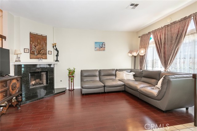 20737 Roscoe Boulevard, 203 photo 3