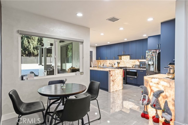 Image 15 of 40 For 2240 Parish  