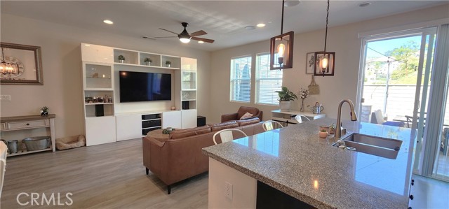 22013 Barrington Way, Saugus CA: https://media.crmls.org/medias/d1f7521f-42ac-4b44-b2e8-338129450ef5.jpg