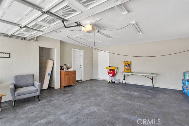 10325 Sheep Creek Road, Phelan CA: https://media.crmls.org/medias/d1f7cec0-228d-423e-aa03-5803777ee233.jpg