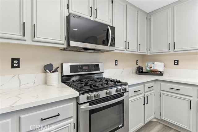 Detail Gallery Image 10 of 32 For 2601 W Meyers Rd, San Bernardino,  CA 92407 - 5 Beds | 3 Baths