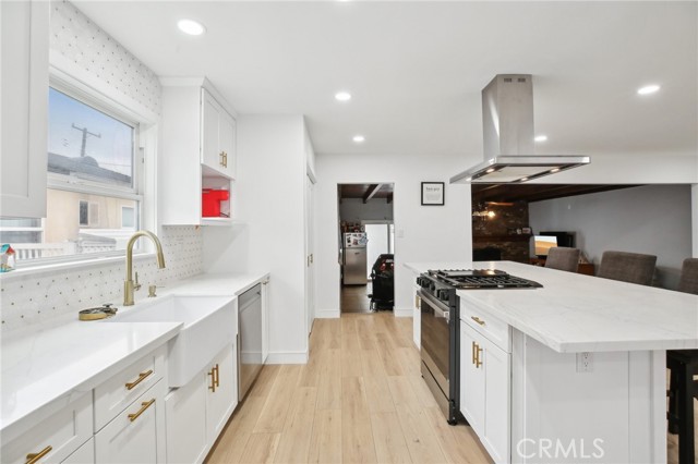 3686 Palo Verde Avenue, Long Beach CA: https://media.crmls.org/medias/d1f8bf90-4908-4348-87bc-d4f18fcf0cbc.jpg