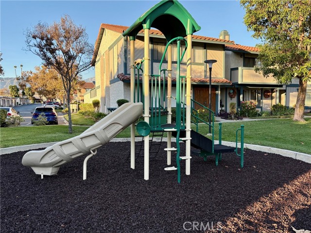 Detail Gallery Image 10 of 44 For 9821 Sun Valley, Montclair,  CA 91763 - 3 Beds | 2/1 Baths