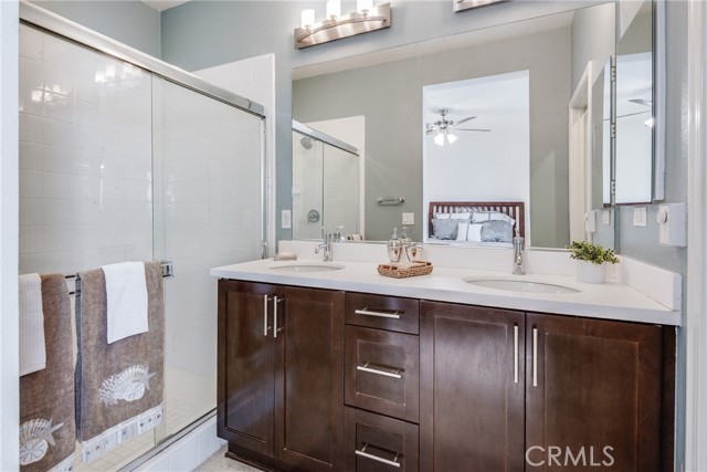 Detail Gallery Image 5 of 60 For 12921 Mission Avenue #102,  Hawthorne,  CA 90250 - 2 Beds | 2/1 Baths