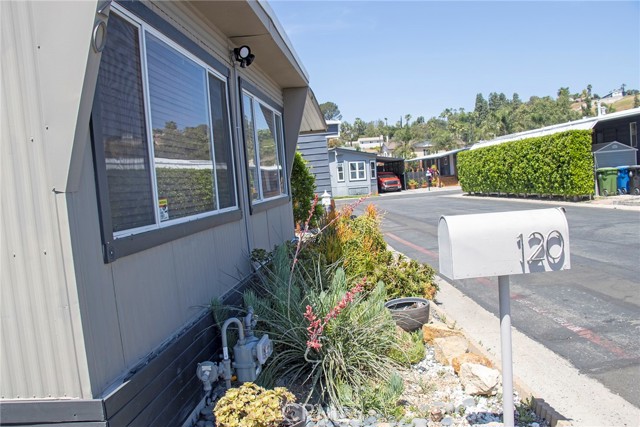 Detail Gallery Image 26 of 29 For 8811 Canoga Ave #120,  Canoga Park,  CA 91304 - 2 Beds | 1 Baths