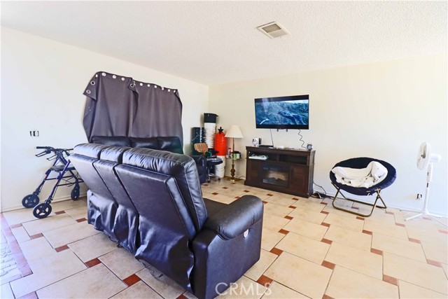 Detail Gallery Image 12 of 14 For 6221 Abronia Ave, Twentynine Palms,  CA 92277 - 3 Beds | 2 Baths