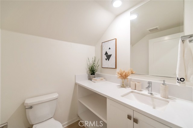 Detail Gallery Image 15 of 27 For 112 Stellar, Irvine,  CA 92618 - 3 Beds | 3/1 Baths