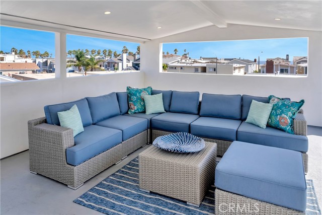 Detail Gallery Image 36 of 39 For 317 E Bay Ave, Newport Beach,  CA 92661 - 4 Beds | 4 Baths