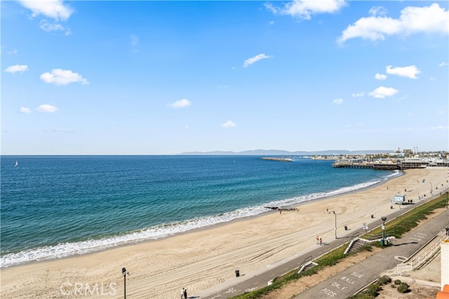555 Esplanade, Redondo Beach, California 90277, 3 Bedrooms Bedrooms, ,3 BathroomsBathrooms,Residential,Sold,Esplanade,SB22021608