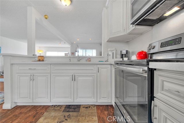 Detail Gallery Image 9 of 21 For 2940 N Verdugo Rd #409,  Glendale,  CA 91208 - 2 Beds | 2 Baths