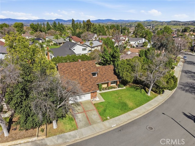 Detail Gallery Image 31 of 41 For 23943 via Flamenco, Valencia,  CA 91355 - 5 Beds | 3 Baths