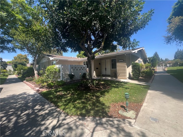 Detail Gallery Image 3 of 5 For 250 Calle Aragon, Laguna Woods,  CA 92637 - 2 Beds | 2 Baths