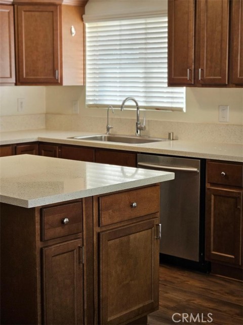 Detail Gallery Image 9 of 15 For 18639 Liggett, Northridge,  CA 91324 - 3 Beds | 2 Baths