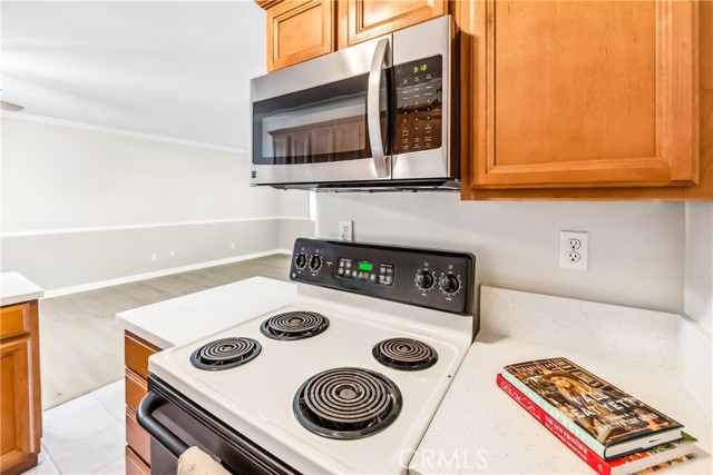 Detail Gallery Image 16 of 32 For 360 Gladys Avenue #6,  Long Beach,  CA 90814 - 2 Beds | 1/1 Baths