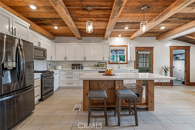 Detail Gallery Image 12 of 72 For 9720 Highway 99e, Los Molinos,  CA 96055 - 4 Beds | 2/1 Baths