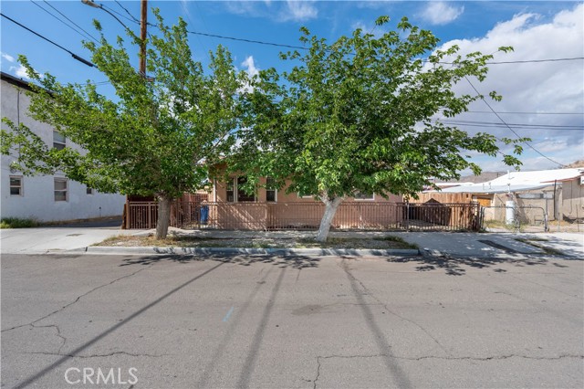 Detail Gallery Image 2 of 26 For 113 E White St, Barstow,  CA 92311 - – Beds | – Baths