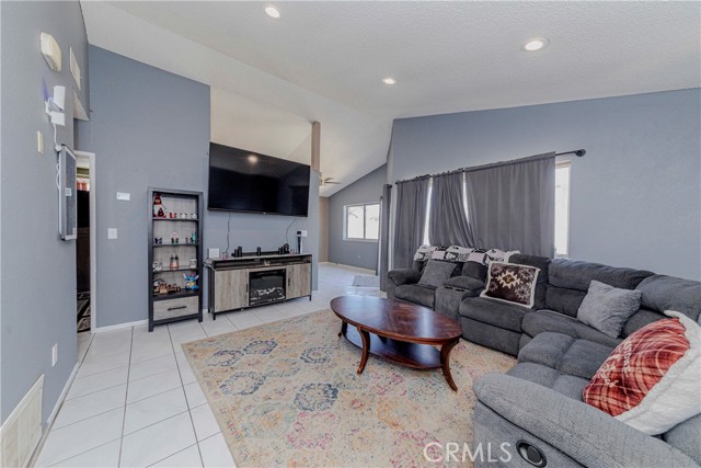 24416 Filaree Avenue, Moreno Valley CA: https://media.crmls.org/medias/d1fe0158-b229-4f46-95f2-20e7a6cd6f63.jpg