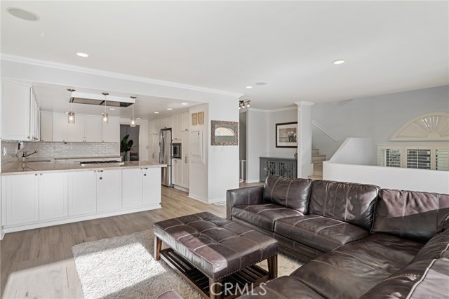 202 Lucia Avenue, Redondo Beach, California 90277, 5 Bedrooms Bedrooms, ,3 BathroomsBathrooms,Residential,Sold,Lucia,SB21191520