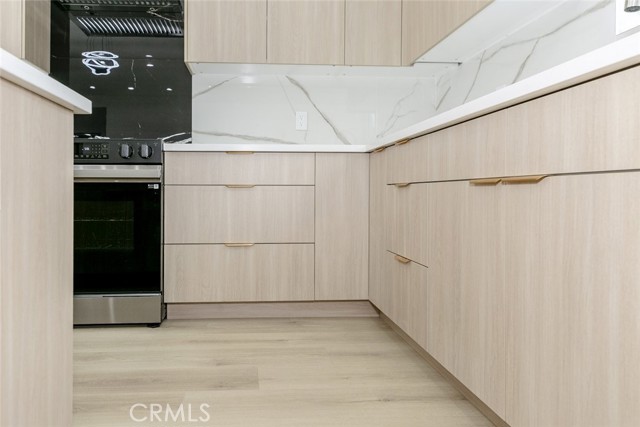 15009 Wyandotte Street, Van Nuys CA: https://media.crmls.org/medias/d1fe1014-79fc-43d9-9ba3-01b3e596d99e.jpg