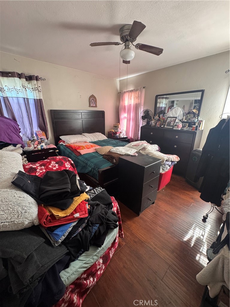 https://media.crmls.org/medias/d1fe42c1-17cd-47f0-bb9d-be8dee64ca01.jpg?preset=X-Large