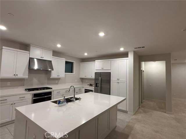 Detail Gallery Image 14 of 17 For 602 Catalonia, Lake Forest,  CA 92630 - 4 Beds | 4 Baths