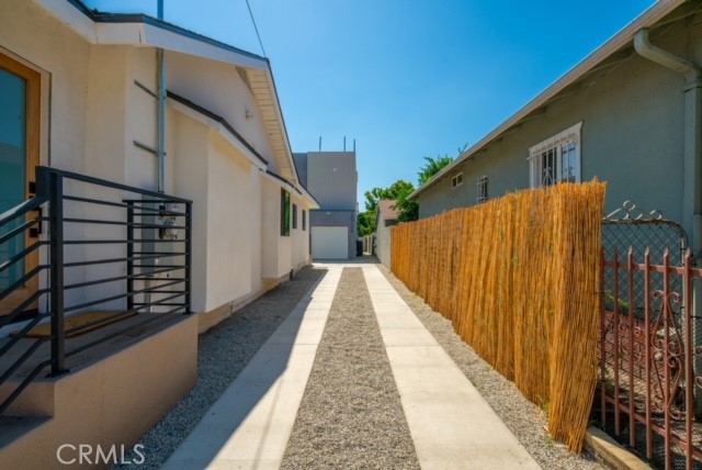 2672 Newell Street, Los Angeles CA: https://media.crmls.org/medias/d1ff0b0f-84e7-41c6-87f0-4087ad7ef26a.jpg