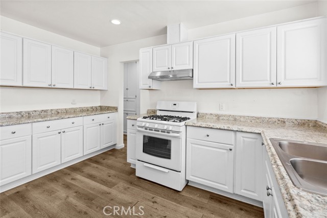 Detail Gallery Image 19 of 32 For 676 W Glenoaks Bld #C,  Glendale,  CA 91202 - 2 Beds | 1 Baths