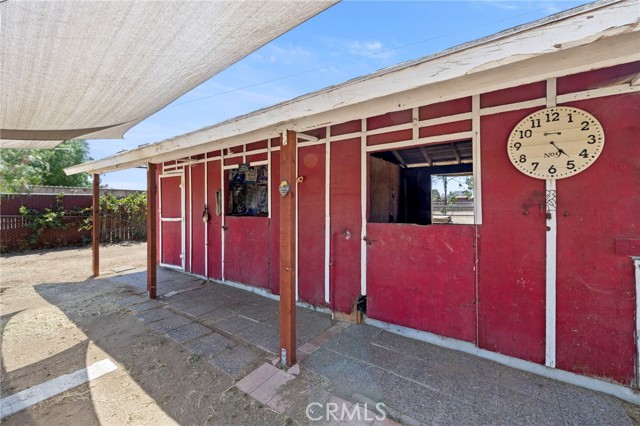 3834 Hillside Avenue, Norco CA: https://media.crmls.org/medias/d2008301-4e30-4bf9-96d2-9c983d0721cd.jpg