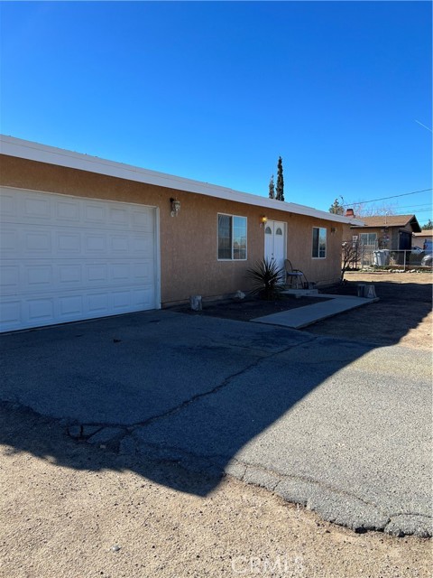 Detail Gallery Image 1 of 10 For 14611 Yucca St, Hesperia,  CA 92345 - 2 Beds | 1 Baths