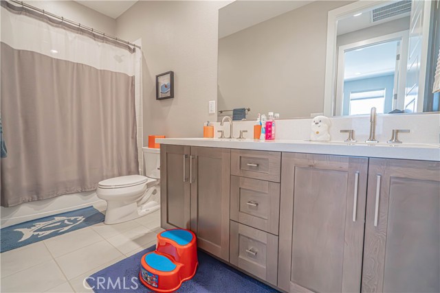 27871 Screenplay Place, Valencia CA: https://media.crmls.org/medias/d200b5f2-bf8f-49de-a201-00cb627cd532.jpg