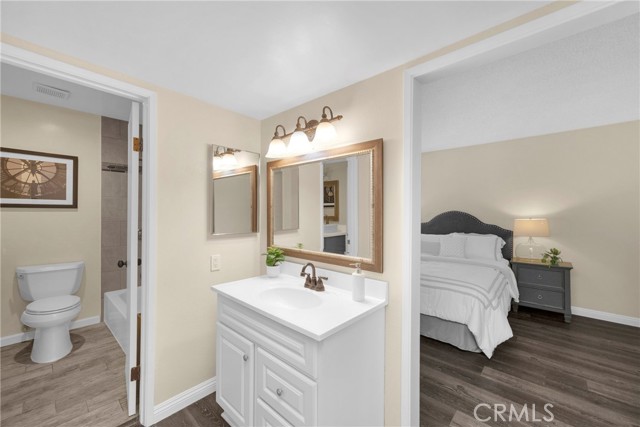 1047 E Huntington Drive, Monrovia CA: https://media.crmls.org/medias/d2013cc9-38e8-4247-a070-4b48954e3854.jpg