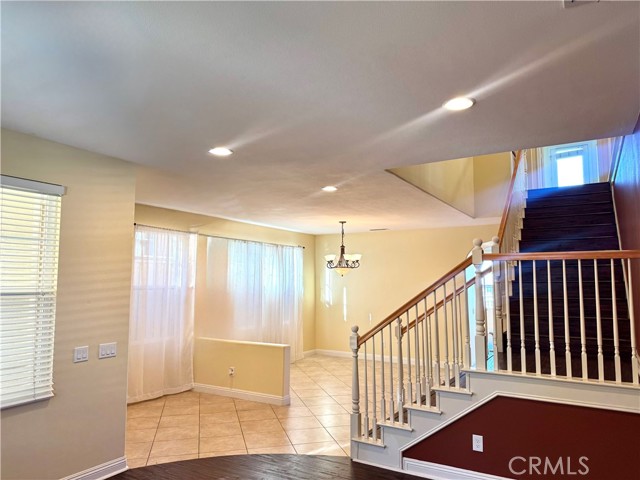 Detail Gallery Image 3 of 30 For 2541 Hillcrest St, Signal Hill,  CA 90755 - 4 Beds | 4 Baths