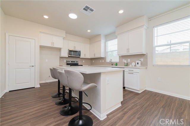 Detail Gallery Image 8 of 35 For 463 Meyer Pl, Upland,  CA 91786 - 3 Beds | 2/1 Baths