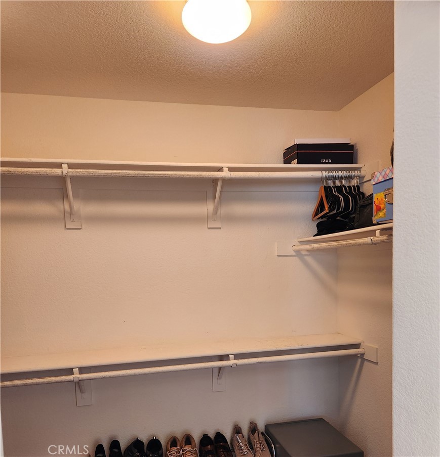 https://media.crmls.org/medias/d203d781-fdb0-42c5-bfc3-52bb05391283.jpg?preset=X-Large
