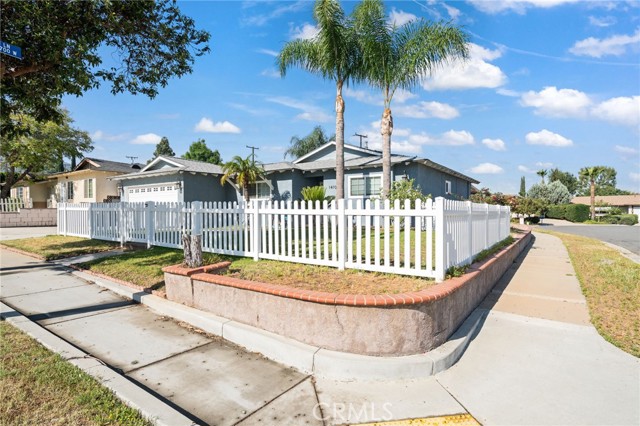 Detail Gallery Image 2 of 30 For 1410 Avenida Del, Corona,  CA 92882 - 3 Beds | 2 Baths