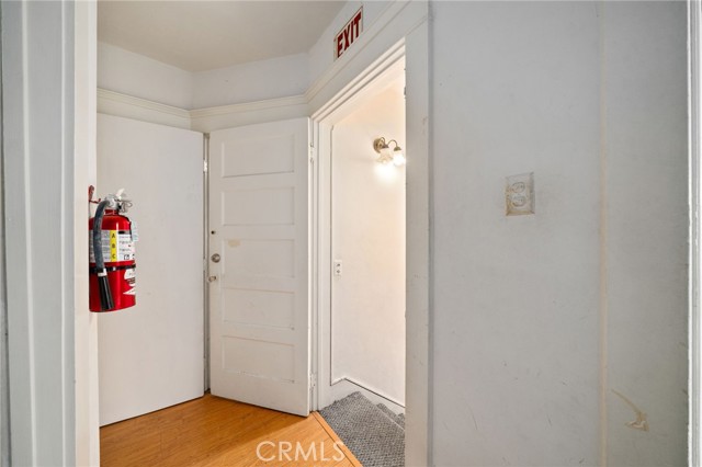 1412 S Victoria Avenue, Los Angeles CA: https://media.crmls.org/medias/d204249e-7bf8-4432-846e-bb480aa236be.jpg