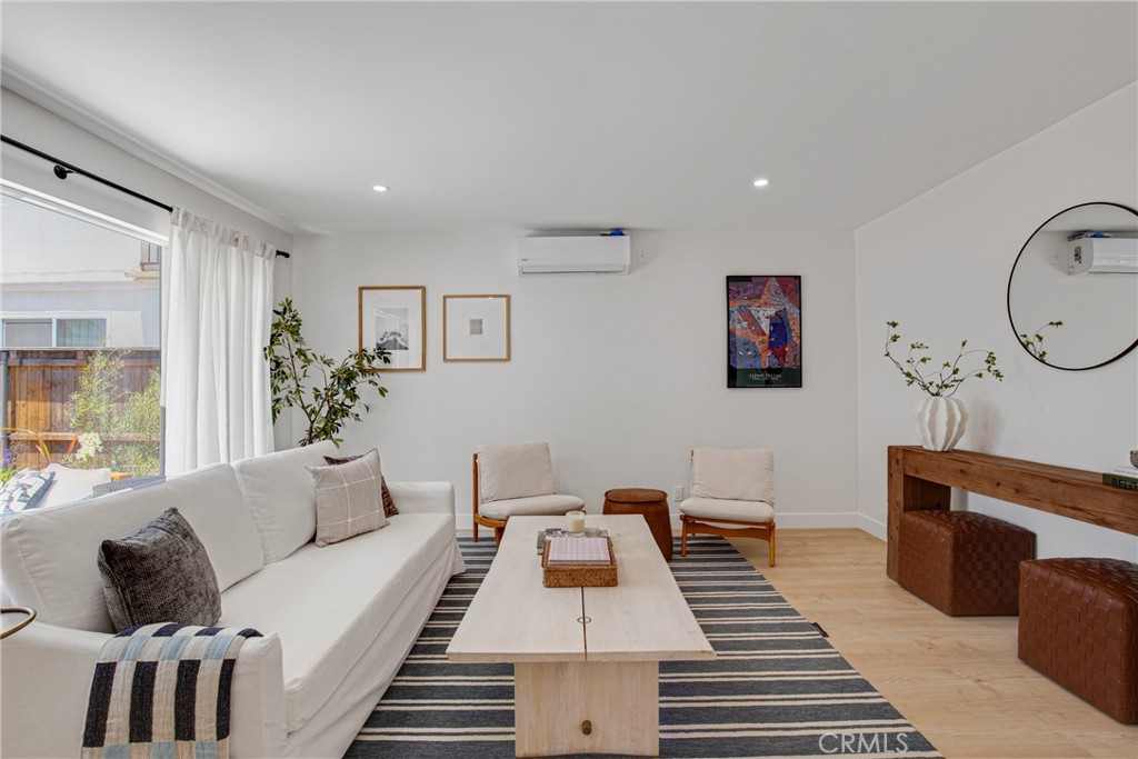 Duplex at 18506 Kingsdale Avenue