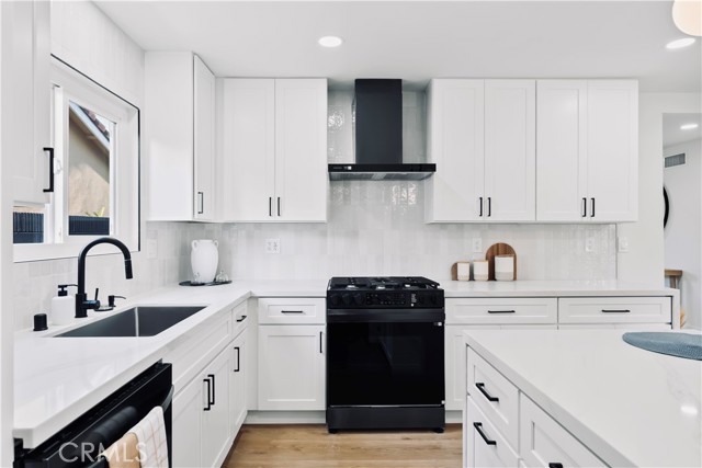 2514 S Rita Way, Santa Ana CA: https://media.crmls.org/medias/d205813a-5a69-4c65-821a-85a6a4b7dffa.jpg