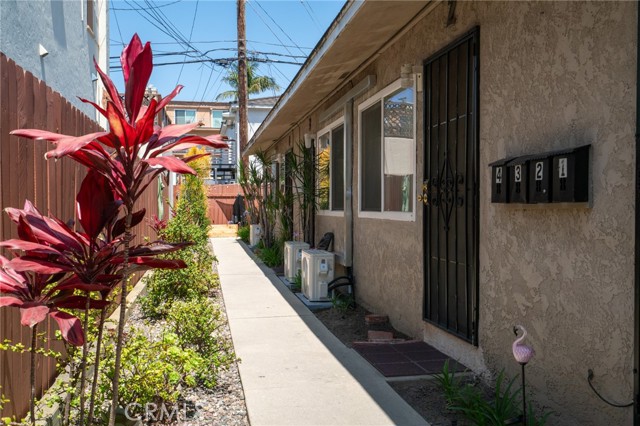 Detail Gallery Image 9 of 16 For 187 Roycroft Ave, Long Beach,  CA 90803 - – Beds | – Baths