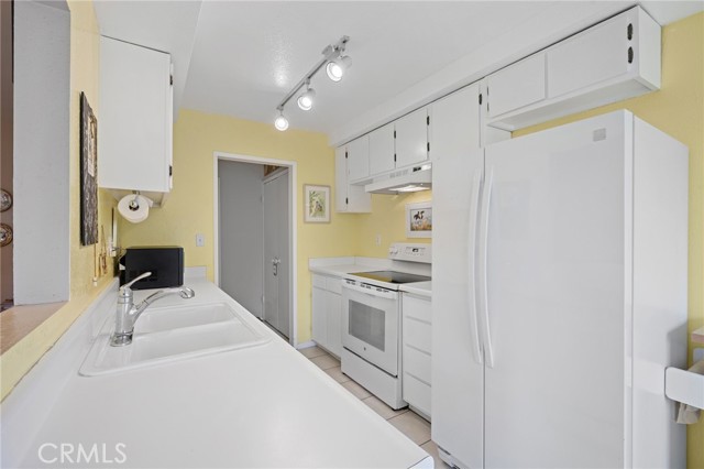 1339 North Columbus Avenue, 225 photo 7