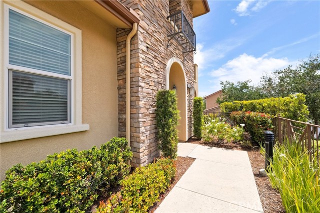 28426 Herrera Street, Valencia CA: https://media.crmls.org/medias/d20636dd-8c50-4626-9333-a742315ed9f0.jpg