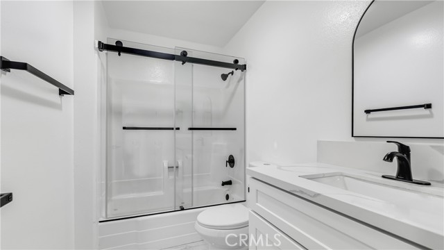 Detail Gallery Image 9 of 19 For 527 B E Elmwood, Burbank,  CA 91501 - 2 Beds | 3 Baths